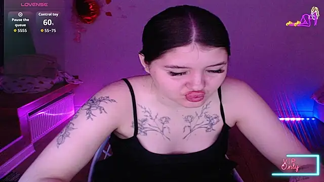Snapshot of Blackangels chatting on 05/15/26, 11:25 Blackangels online show from 05/15/26, 11:25