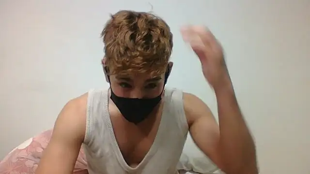 Snapshot of Mart00japan chatting on 07/30/26, 12:37 Mart00japan online show from 07/30/26, 12:37