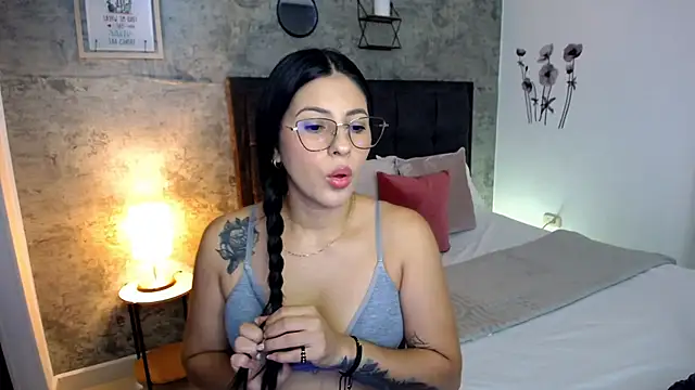 isa cruzx online show from 05/18/26, 04:23