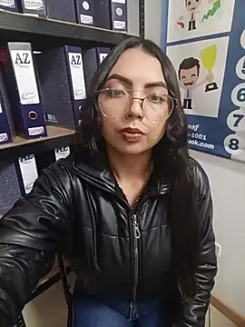 JENNIFER  03 online show from 06/18/26, 03:17