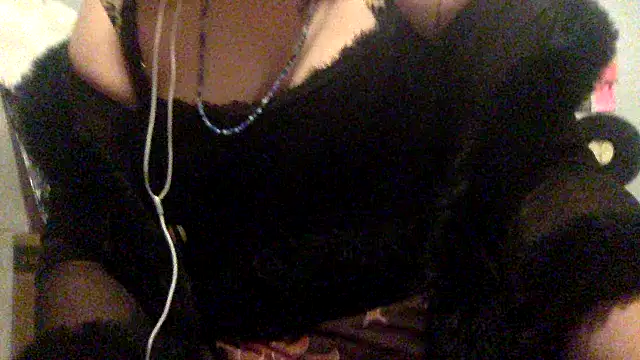 moniqueisalovergirl online show from 05/04/26, 02:04