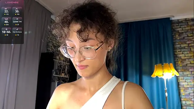 Snapshot of CurlyWinx chatting on 06/06/26, 05:18 CurlyWinx online show from 06/06/26, 05:18