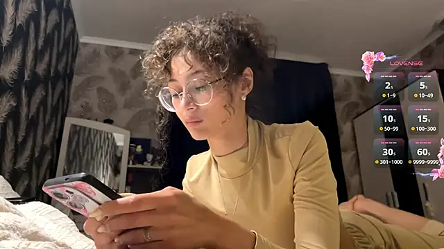 Snapshot of CurlyWinx chatting on 05/31/26, 06:09 CurlyWinx online show from 05/31/26, 06:09