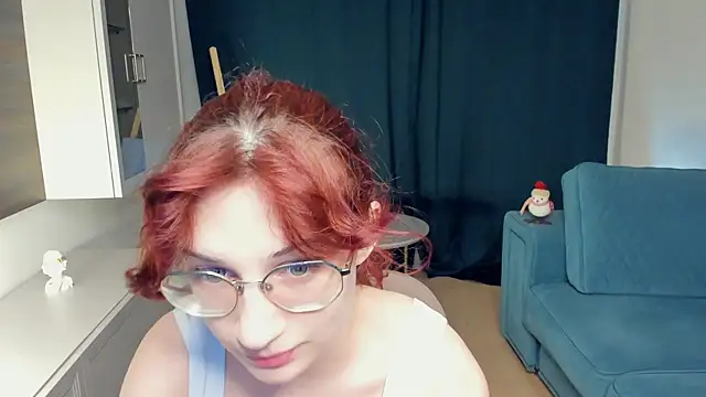 ElaNaecker online show from 05/17/26, 07:03