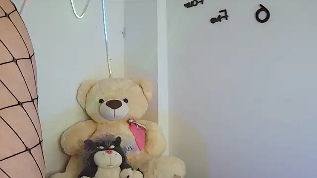 Sara Blum online show from 05/14/26, 03:25