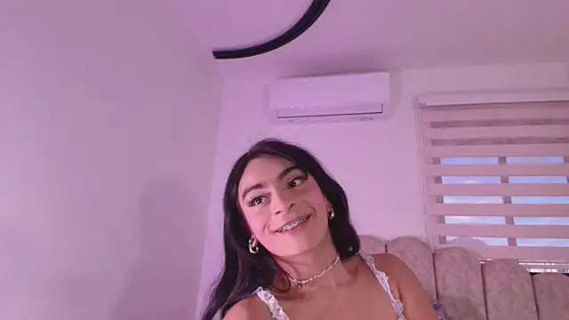 Malaia thompson  online show from 06/16/26, 11:54
