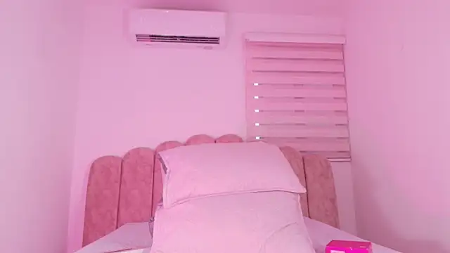 Malaia thompson  online show from 06/10/26, 12:06