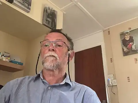 Moonraker64 online show from 06/18/26, 04:34