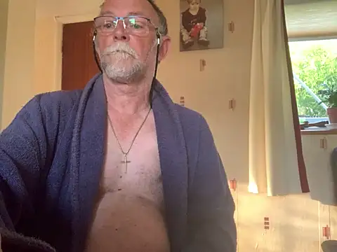 Moonraker64 online show from 06/23/26, 05:27