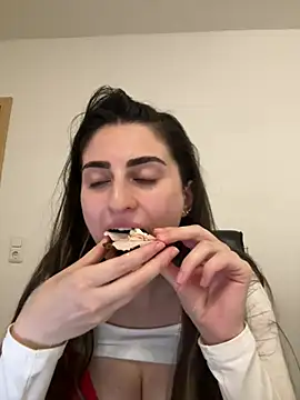 OliviaBaby- online show from 07/04/26, 07:29