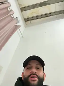 Snapshot of Ssombra_ chatting on 05/30/26, 12:28 Ssombra online show from 05/30/26, 12:28