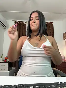 Snapshot of Just_lilah chatting on 05/17/26, 10:32 Just lilah online show from 05/17/26, 10:32
