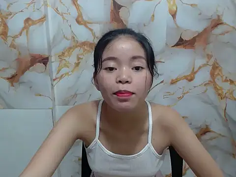 Snapshot of Sweet_Sarah69 chatting on 05/29/26, 02:01 Sweet Sarah69 online show from 05/29/26, 02:01