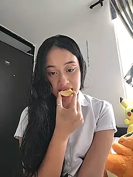 L0lita Emi12 online show from 07/05/26, 06:37