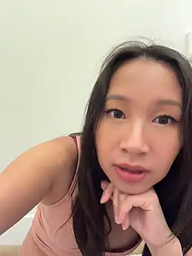 Snapshot of petiteTai chatting on 05/31/26, 03:23 petiteTai online show from 05/31/26, 03:23