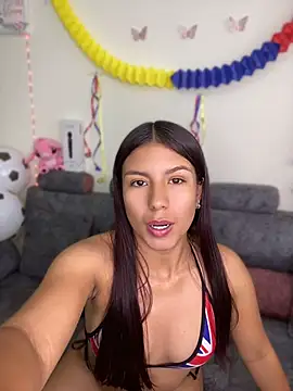 FernandaHils online show from 06/16/26, 08:53
