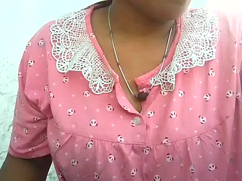 Snapshot of RubinaKhan6 chatting on 05/14/26, 01:30 RubinaKhan6 online show from 05/14/26, 01:30
