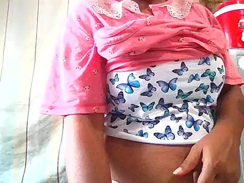 Snapshot of RubinaKhan6 chatting on 05/13/26, 12:50 RubinaKhan6 online show from 05/13/26, 12:50