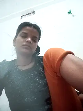 Snapshot of Student_garl_1 chatting on 05/17/26, 12:10 Student garl 1 online show from 05/17/26, 12:10