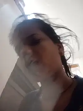 Snapshot of Student_garl_1 chatting on 06/11/26, 12:32 Student garl 1 online show from 06/11/26, 12:32