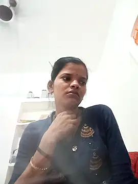 Student garl 1 online show from 05/04/26, 12:47