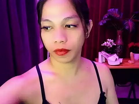 Snapshot of sexyfucksophia chatting on 05/15/26, 07:12 sexyfucksophia online show from 05/15/26, 07:12