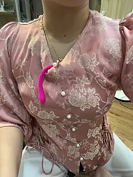 Snapshot of cherry_by chatting on 05/23/26, 03:44 cherry by online show from 05/23/26, 03:44