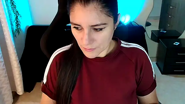 LUCYMILF SEXY online show from 05/21/26, 06:05