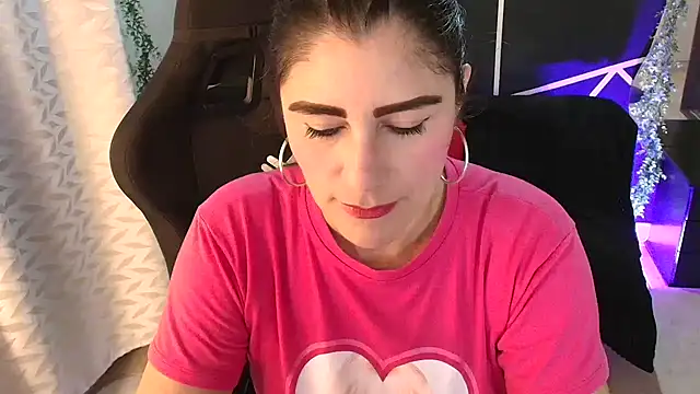 LUCYMILF SEXY online show from 05/19/26, 06:04