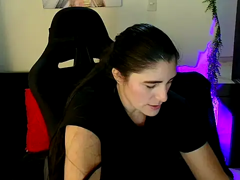 LUCYMILF SEXY online show from 05/22/26, 06:39
