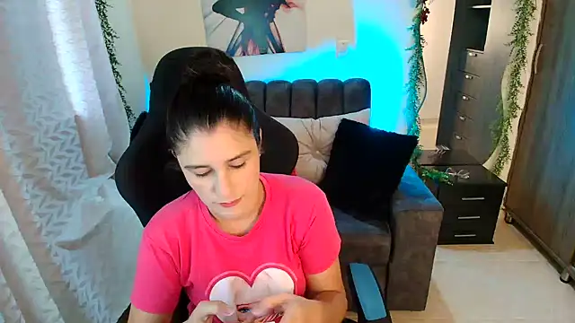 LUCYMILF SEXY online show from 08/03/26, 05:52