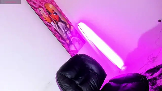 Snapshot of Julieta_princess_ chatting on 05/12/26, 01:13 Julieta princess online show from 05/12/26, 01:13