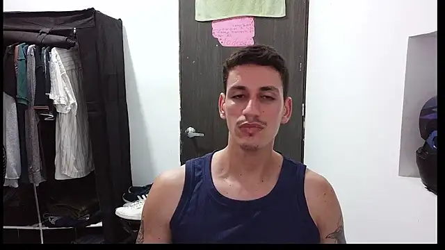 Snapshot of RaulRico chatting on 06/01/26, 01:17 RaulRico online show from 06/01/26, 01:17