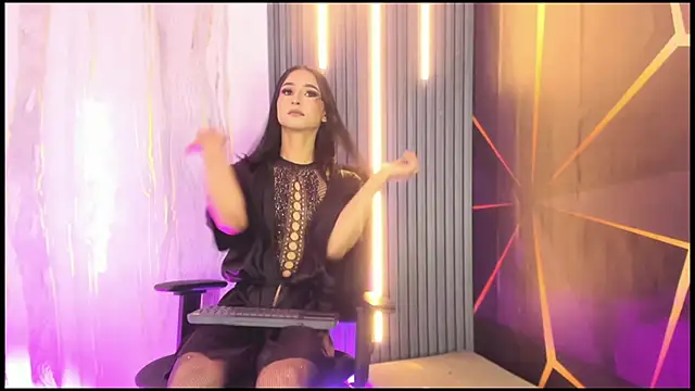 Miss Isa  online show from 05/23/26, 09:03