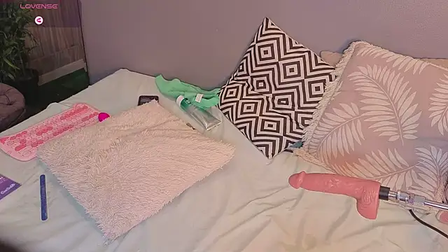 Karlie moore  online show from 07/10/26, 01:55