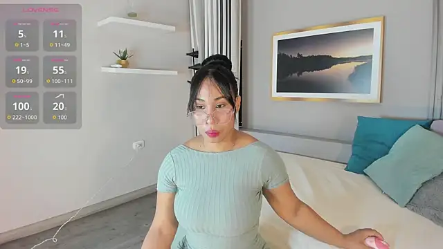 Karlie moore  online show from 05/29/26, 01:50