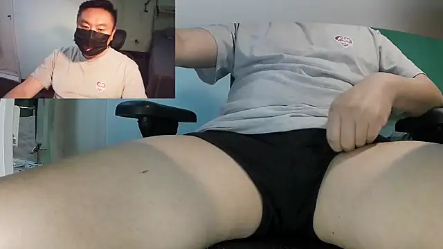 Snapshot of mrcake666 chatting on 05/26/26, 12:47 mrcake666 online show from 05/26/26, 12:47