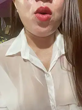 Snapshot of Poppy_dogy chatting on 05/16/26, 02:10 Poppy dogy online show from 05/16/26, 02:10