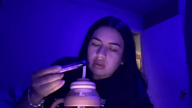 Snapshot of gigi333336 chatting on 06/11/26, 02:53 gigi333336 online show from 06/11/26, 02:53