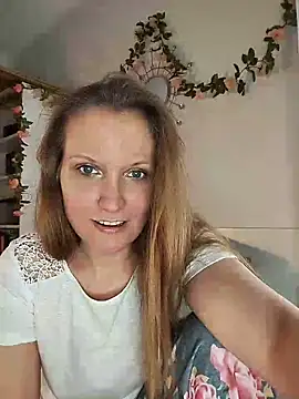 Snapshot of Candy_Cougar chatting on 05/21/26, 08:55 Candy Cougar online show from 05/21/26, 08:55