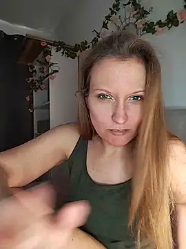 Snapshot of Candy_Cougar chatting on 06/10/26, 06:36 Candy Cougar online show from 06/10/26, 06:36