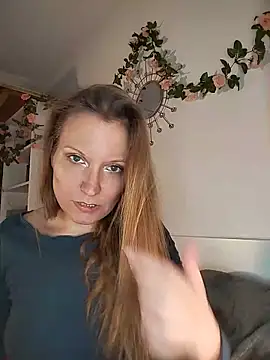 Snapshot of Candy_Cougar chatting on 06/16/26, 06:46 Candy Cougar online show from 06/16/26, 06:46