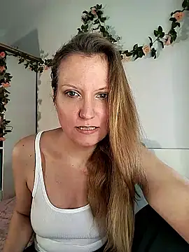 Snapshot of Candy_Cougar chatting on 05/25/26, 06:56 Candy Cougar online show from 05/25/26, 06:56