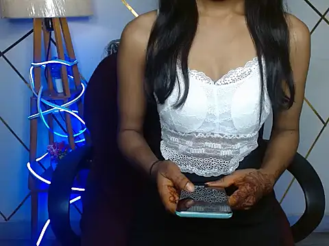 Annu 07 online show from 05/05/26, 04:59