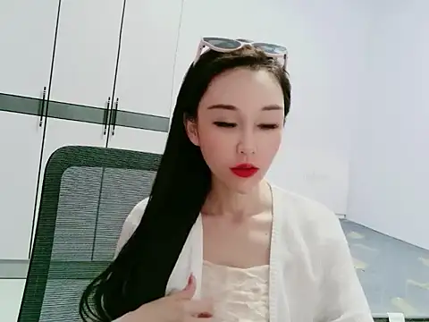 xiyueyue030 online show from 05/05/26, 07:22