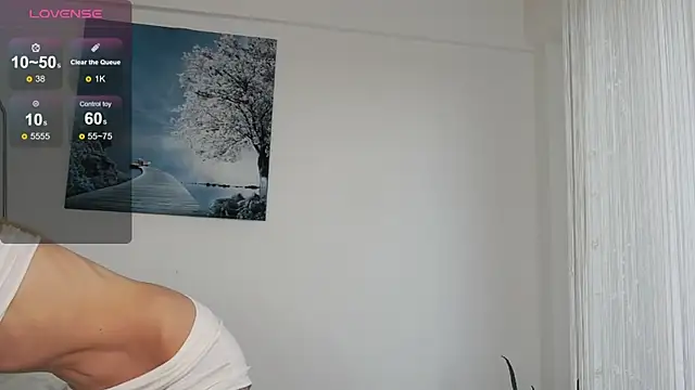 Snapshot of Belle_Blondy chatting on 06/19/26, 10:54 Belle Blondy online show from 06/19/26, 10:54