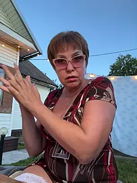 bettybutter  online show from 08/02/26, 06:49