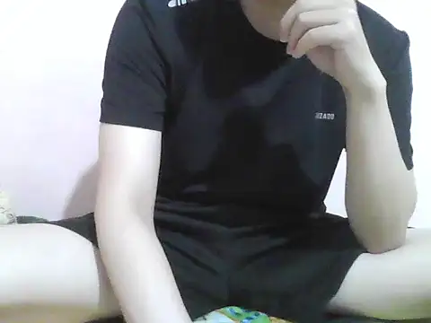 Snapshot of Zineyy chatting on 06/19/26, 05:19 Zineyy online show from 06/19/26, 05:19