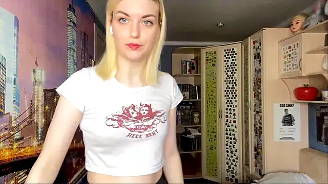 MonicaHolt online show from 05/14/26, 10:23