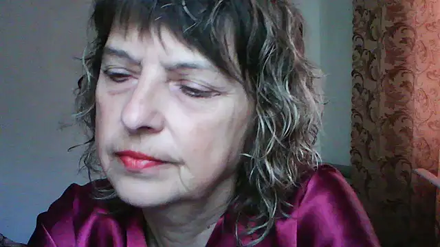 ElizabethGorden online show from 05/17/26, 04:23